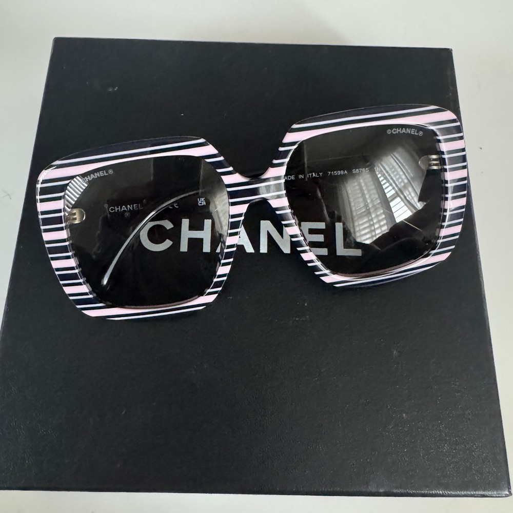 Chanel‎ CC Logo Striped Oversized Sunglasses Pink Black Authentic CoA